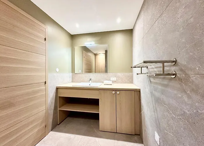 Apartman Sous Les Palmiers - Neuf - Parking - Centre - Tele