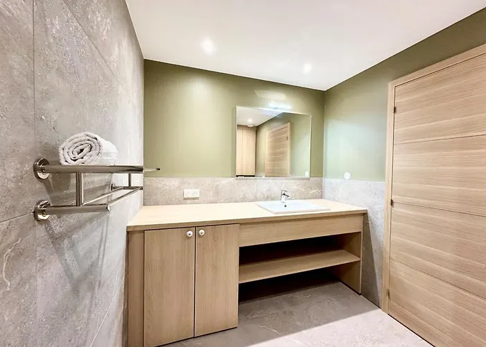 Apartman Sous Les Palmiers - Neuf - Parking - Centre - Tele *